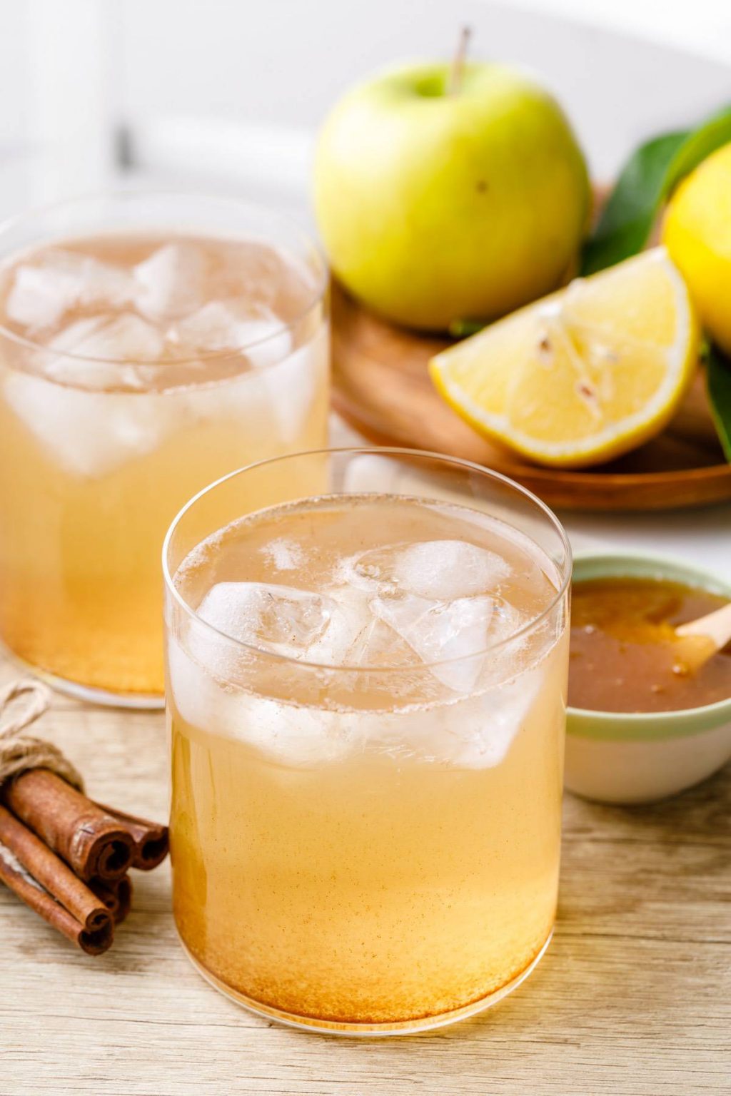 4Ingredient Apple Cider Vinegar Drink for Weight Loss (Recipe + How To