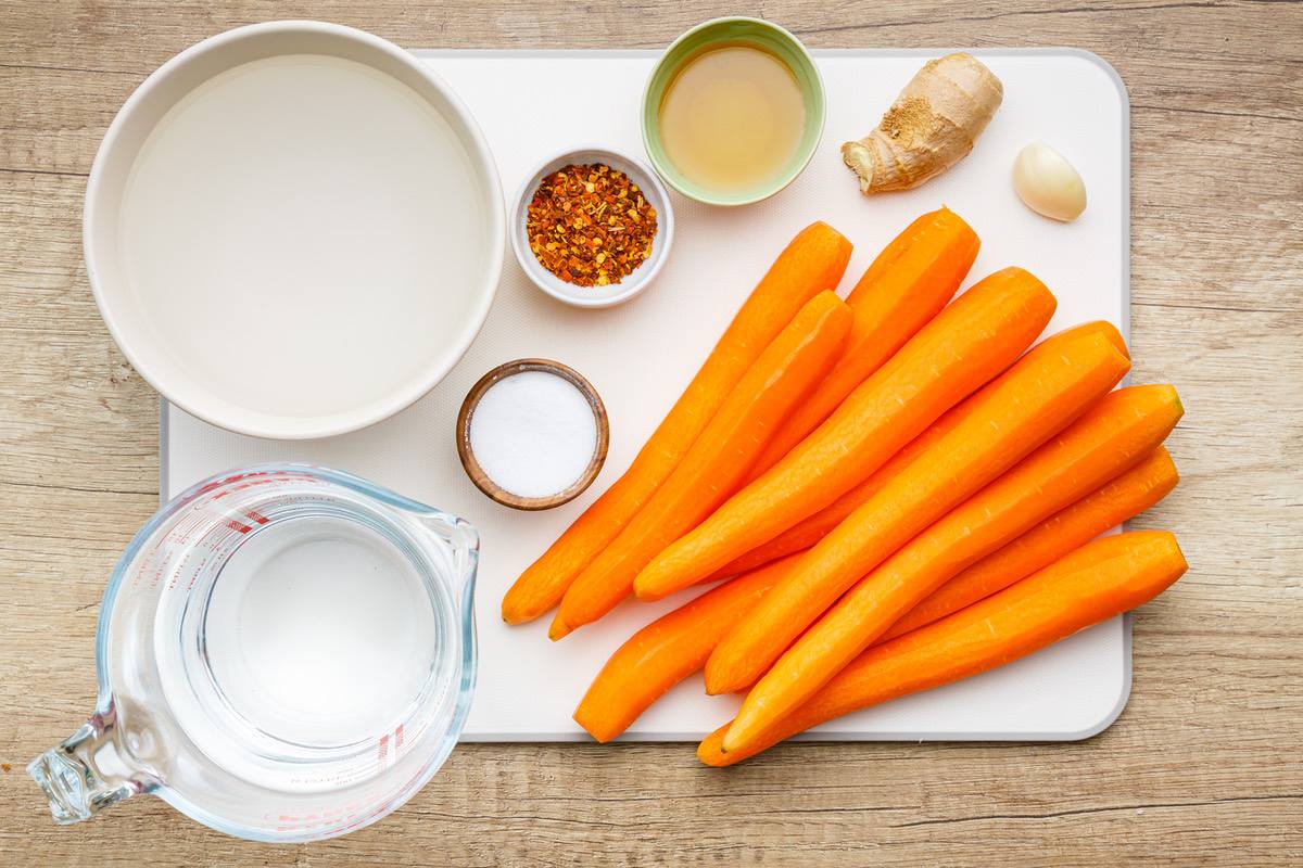 Quick and Easy Pickled Carrots for Asian Food, Salads and ...