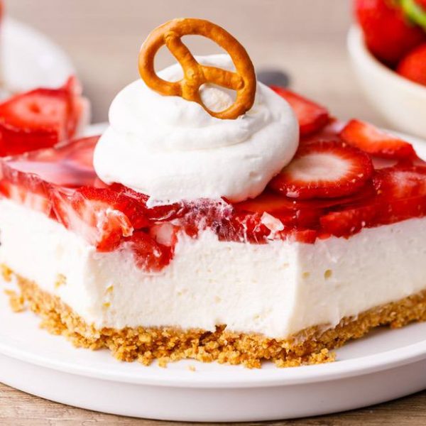 Strawberry Pretzel Salad