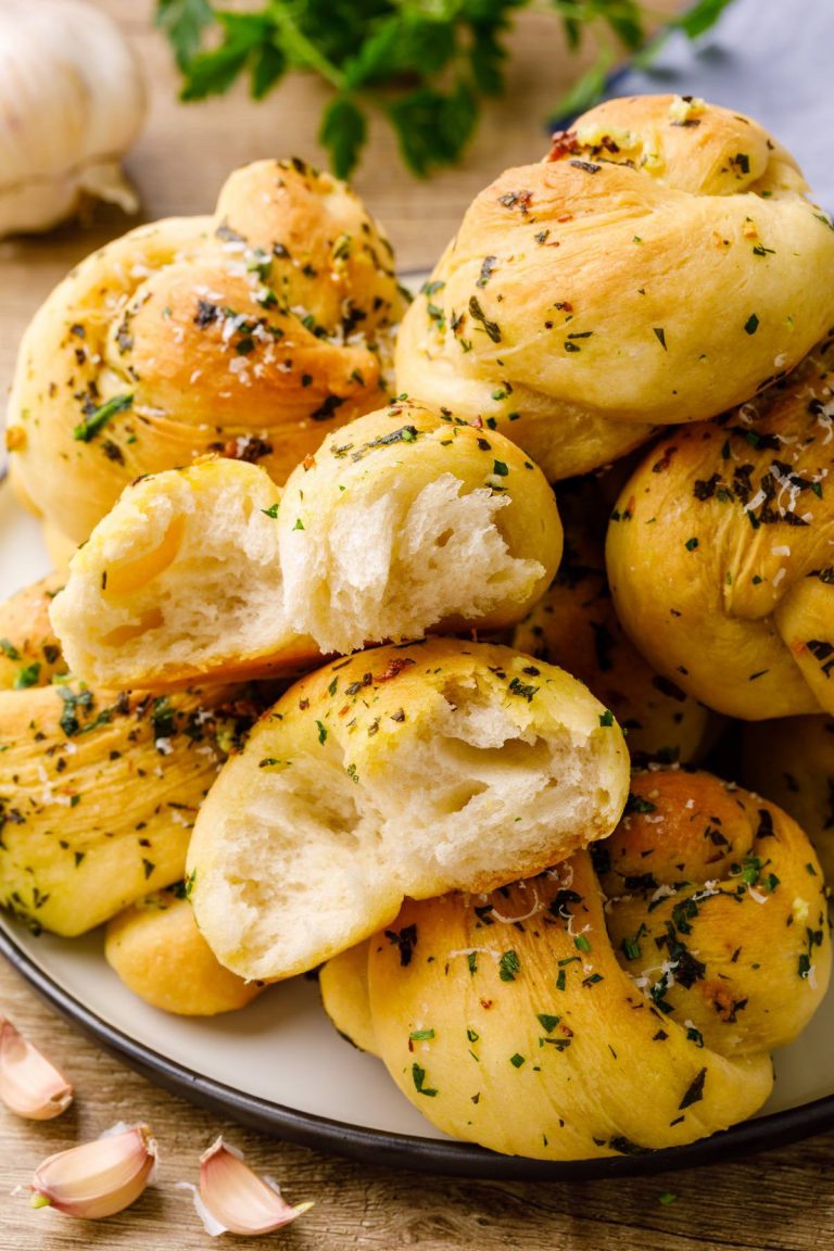 Crave-worthy Homemade Garlic Knots (these are addictive!) - Nurtured Homes